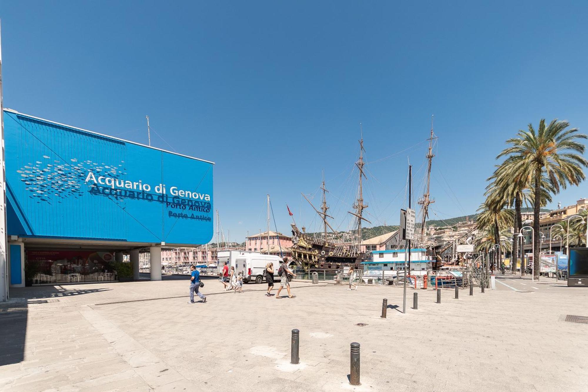 ジェノヴァLa Mansarda Del Principe, Vicoli, Acquario E Lanternaアパートメント エクステリア 写真